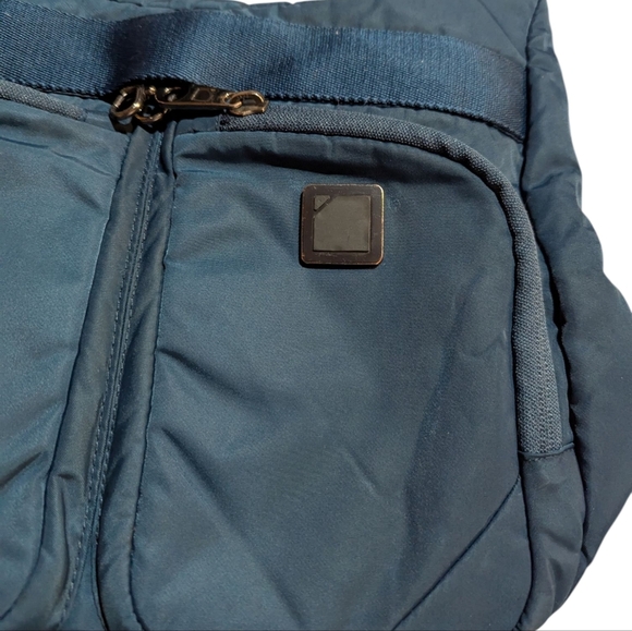 Lewis N Clark Travel Crossbody Bag Purse Blue - Picture 3 of 9